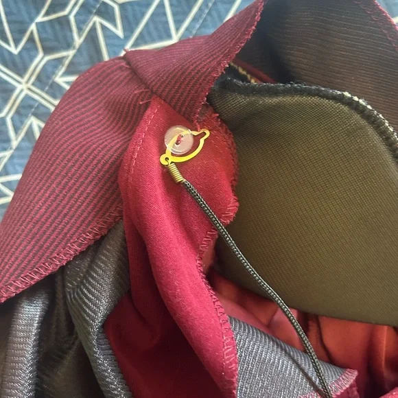 Vintage Leslie Belle Two-Tone Burgundy and Black Open Front Jacket - Picture 8 of 9